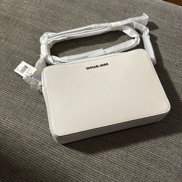 Michael Kors Handbags - Michael Kors white crossbody bag